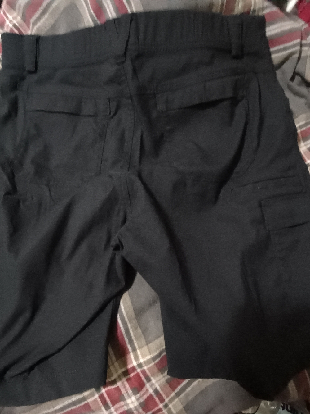 Black Women's Duluth Trading Cargo Shorts- Dry On The Fly - Picture 2 of 3